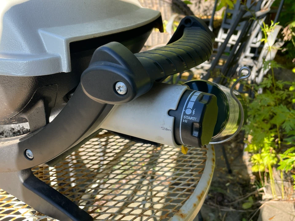 Weber Q100 Portable BBQ - photo 4