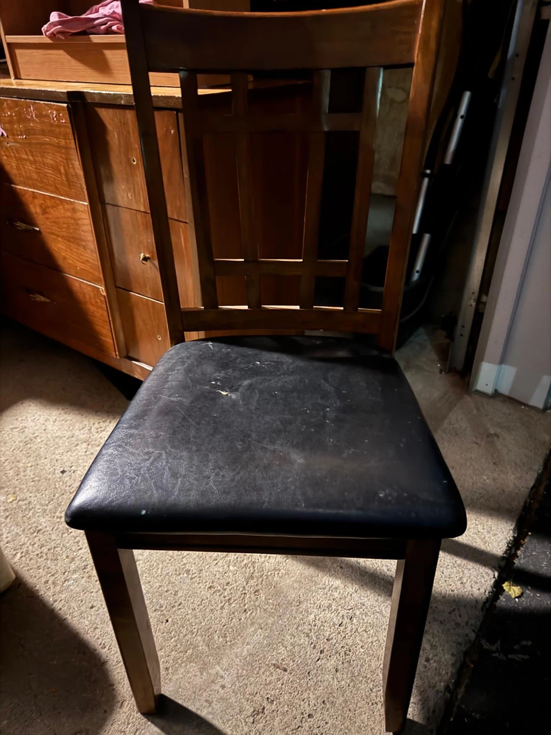 Solid wood dining chair with black seat - photo 5
