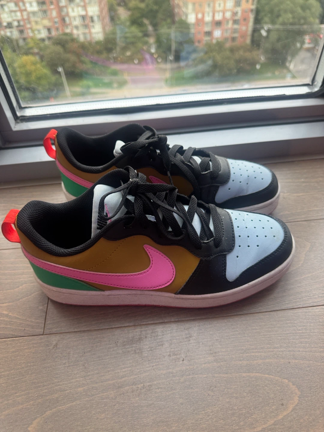 Nike Sneakers Size 7Y