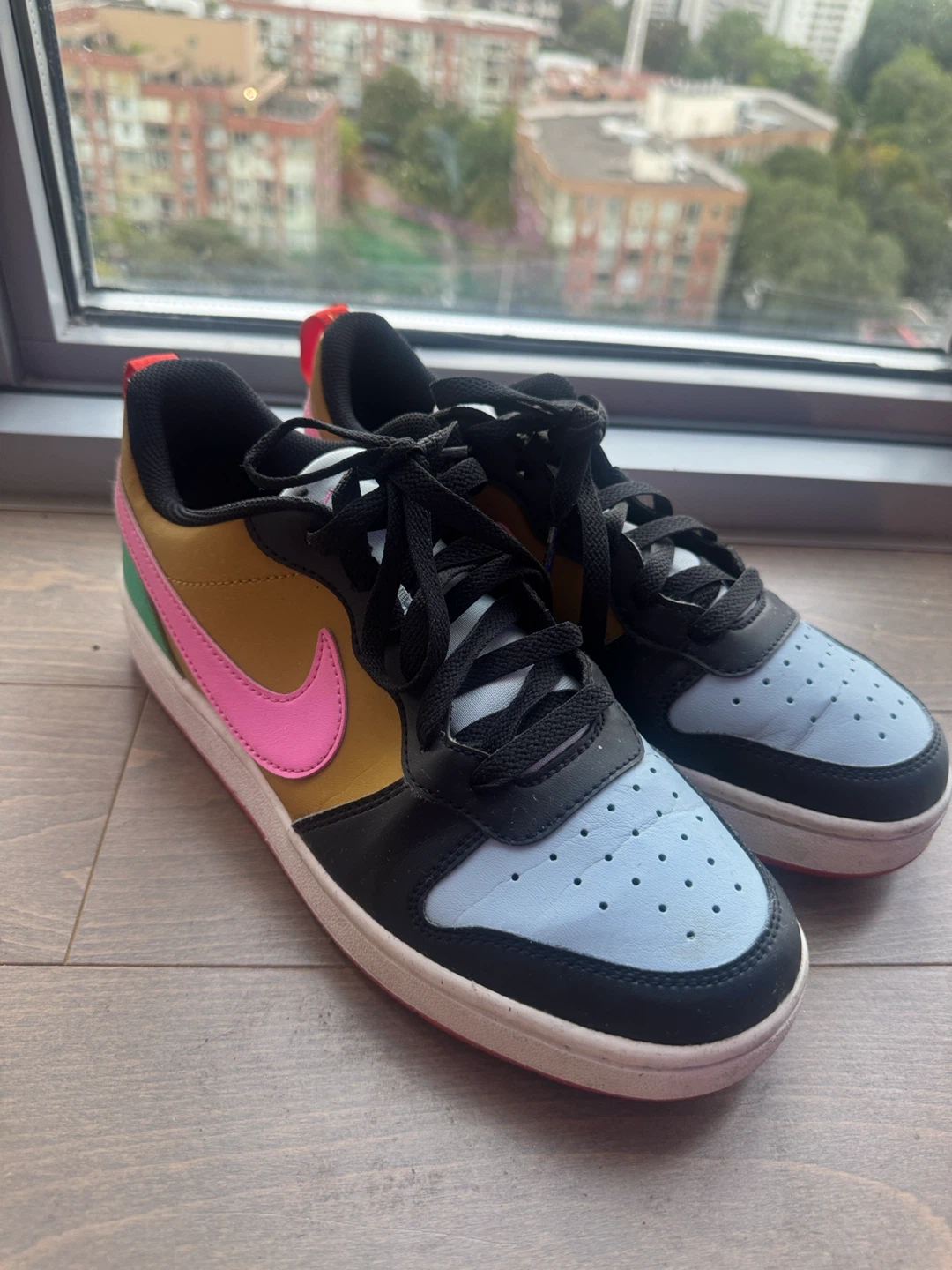 Nike Sneakers Size 7Y - photo 2
