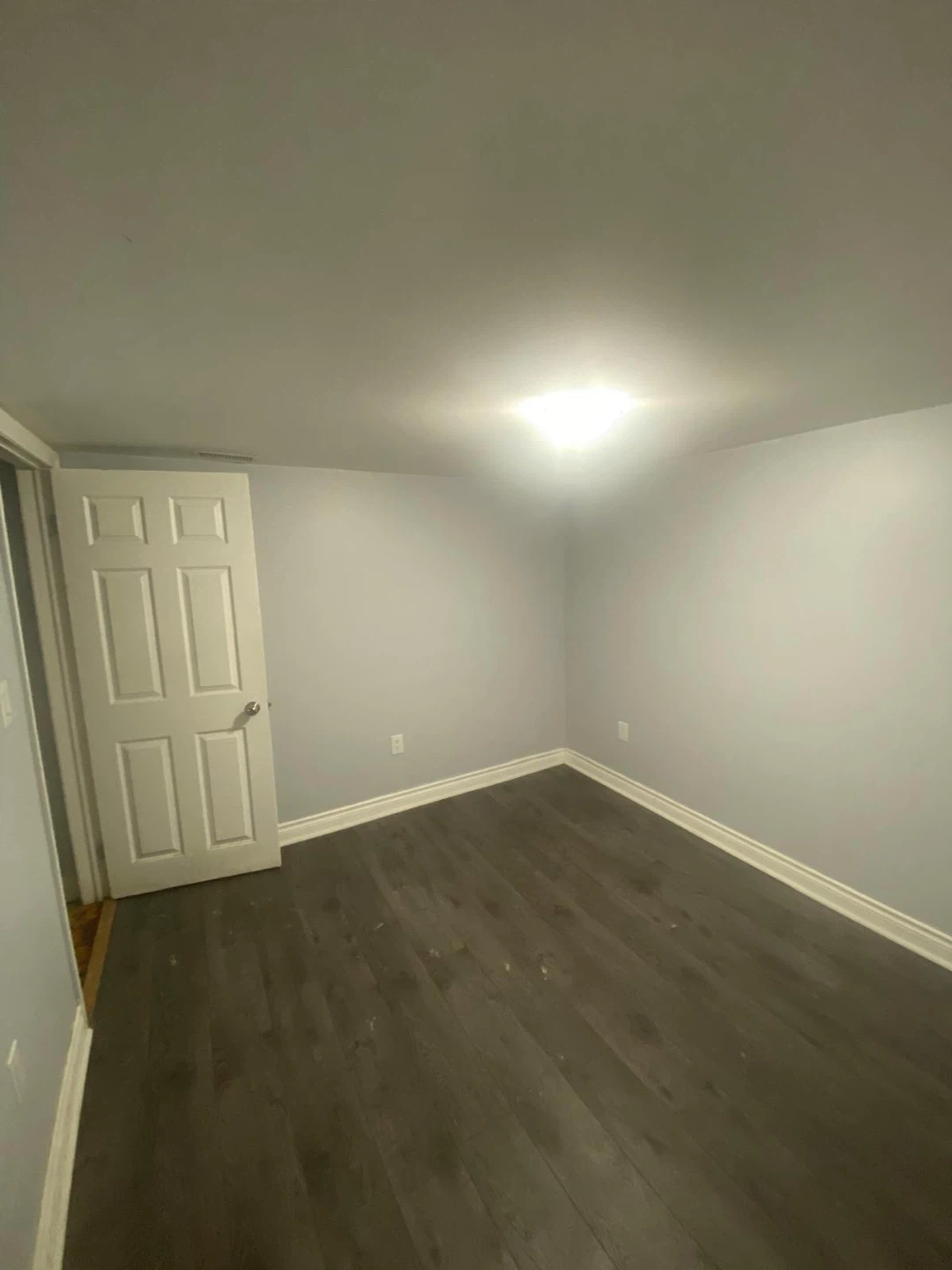 1 Bedrooms 1 Washroom - photo 3