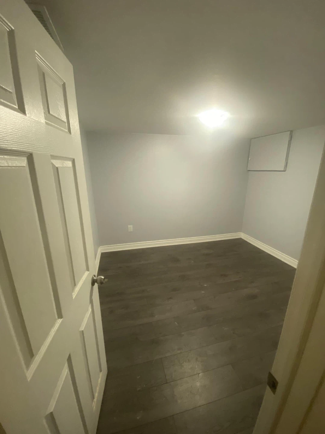 1 Bedrooms 1 Washroom - photo 5