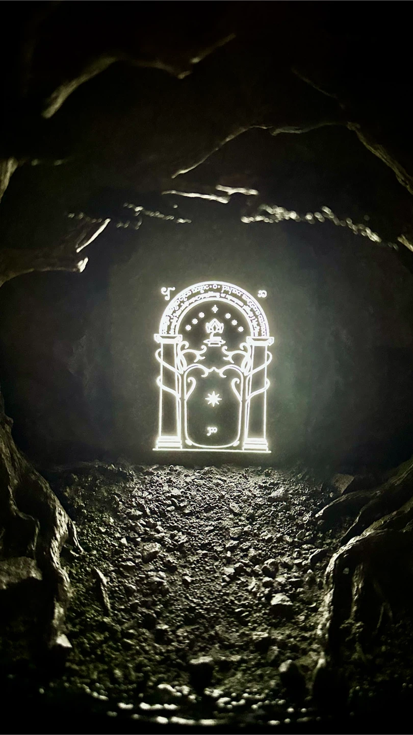 Weta workshop - LOTR The Doors of Durin collectible - photo 2