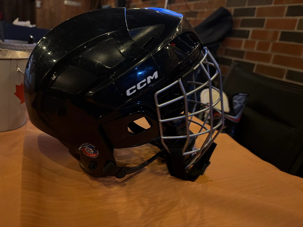 CCM XT20 Hockey Helmet with Cage - photo 2