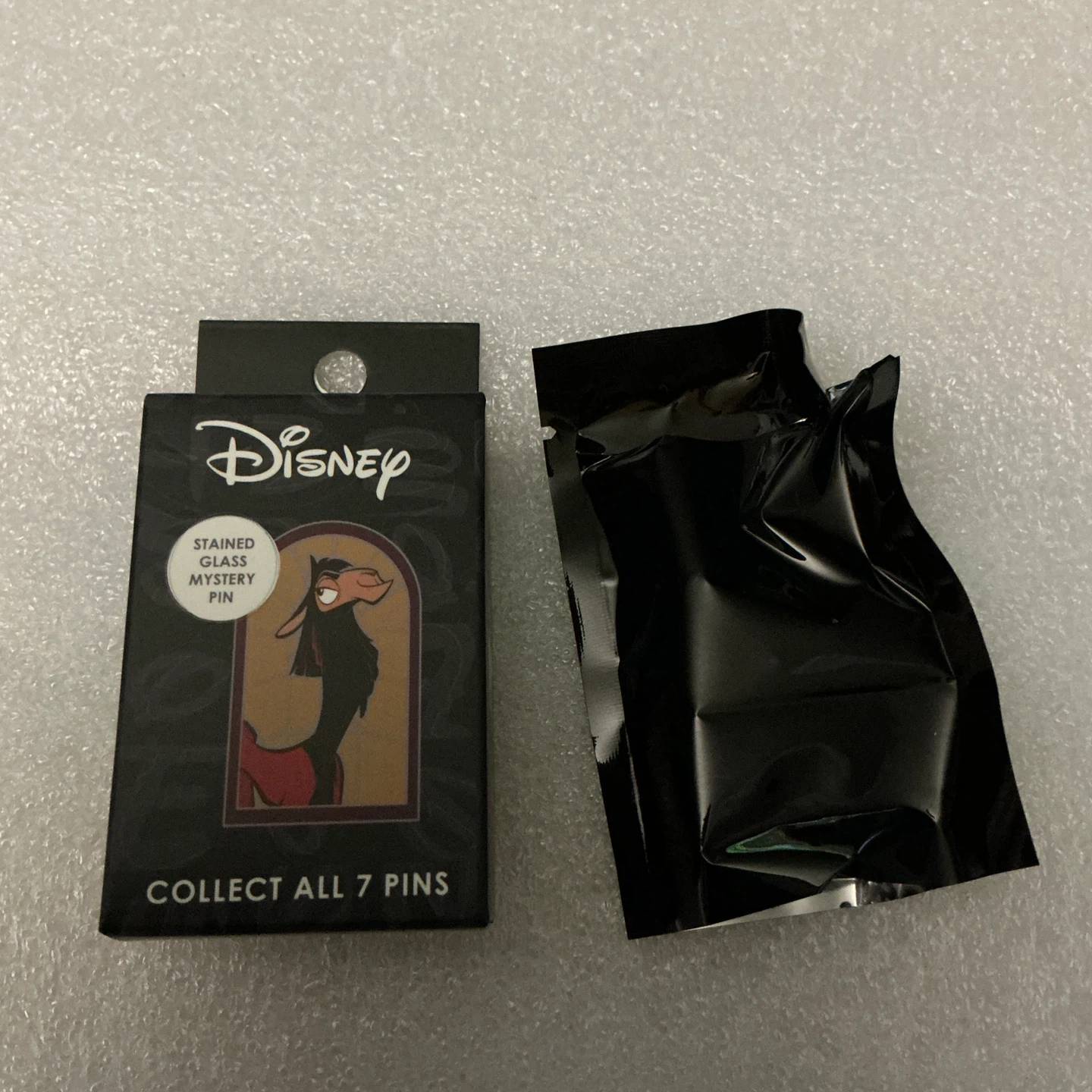 Disney The Emperor's New Groove Stained Glass Mystery Pin - photo 2