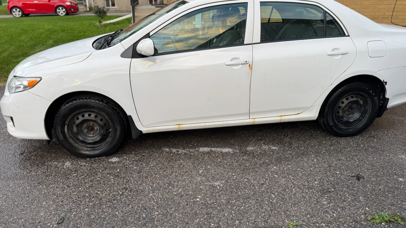 Toyota Corolla CE - photo 3