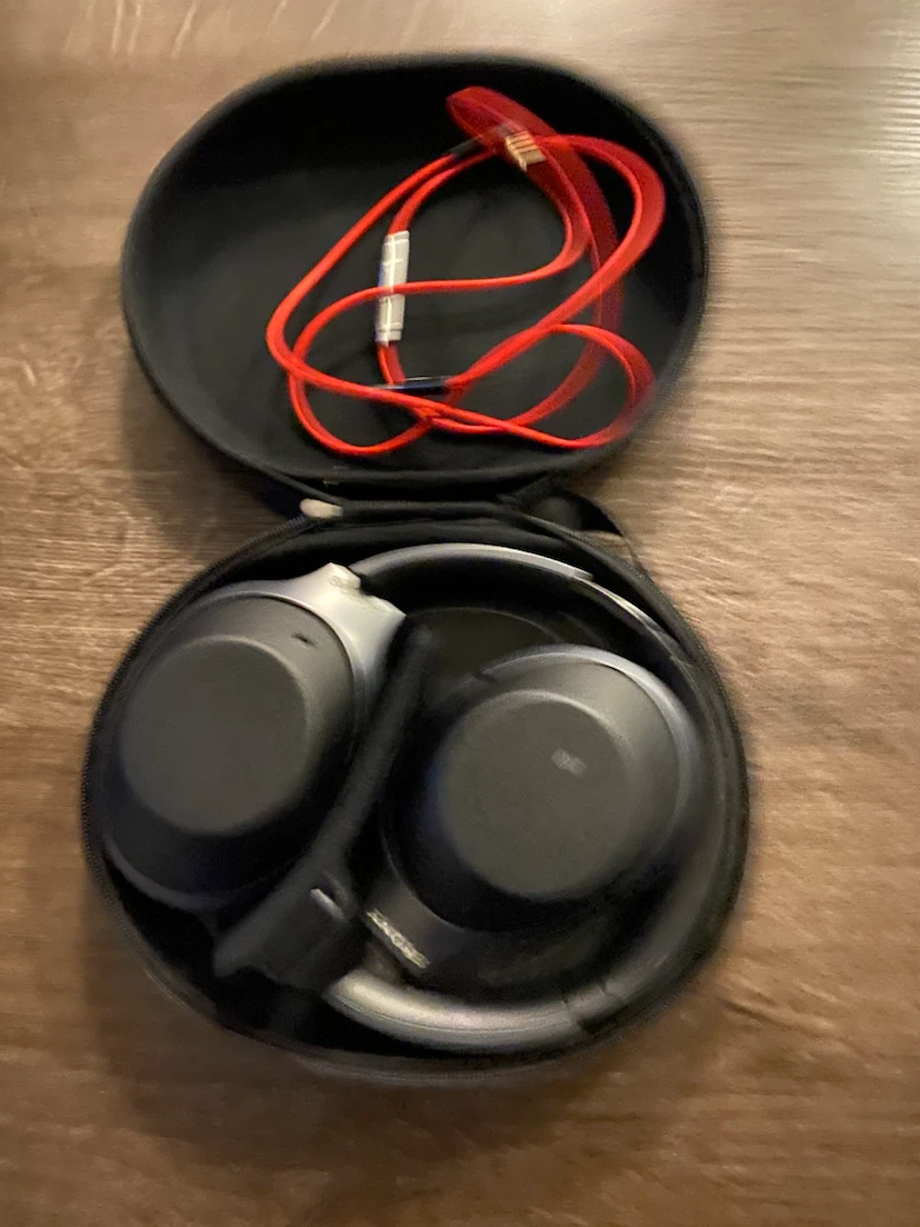 Sony Noise Cancelling Headphones - photo 2