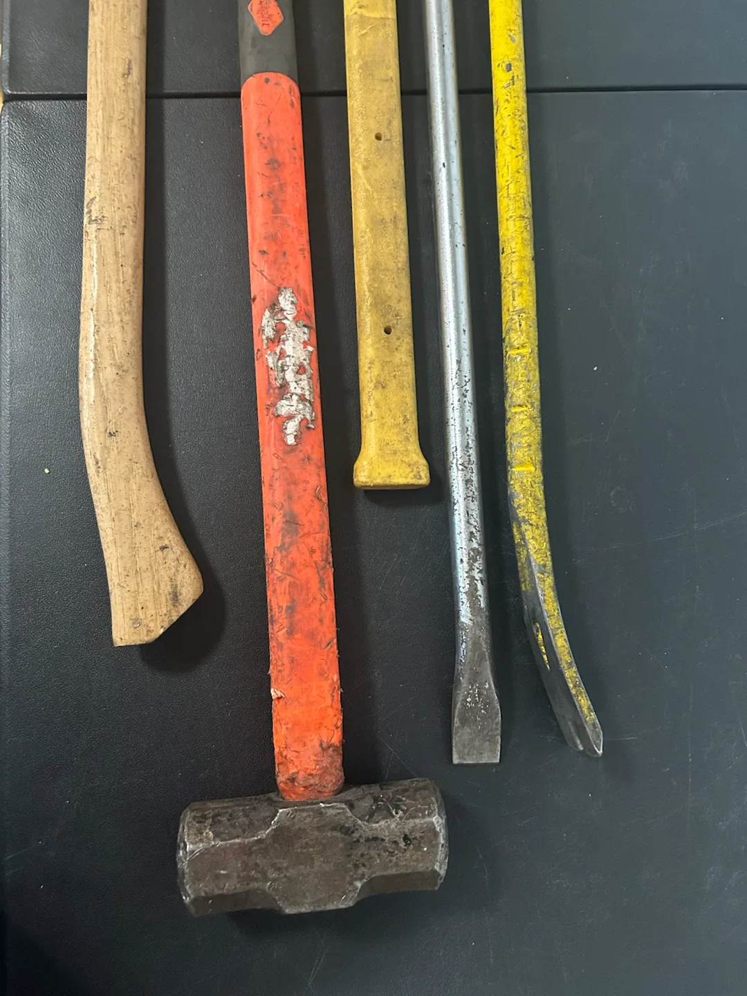 Heavy-Duty Hand Tools Lot - Axe, Sledgehammer, Pickaxe, Crowbars - photo 2