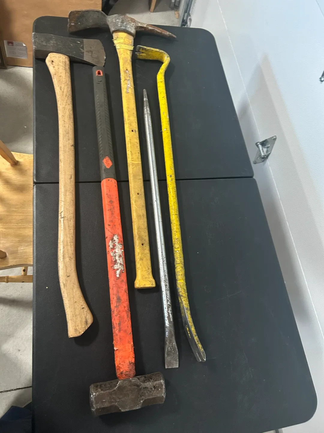 Heavy-Duty Hand Tools Lot - Axe, Sledgehammer, Pickaxe, Crowbars - photo 3
