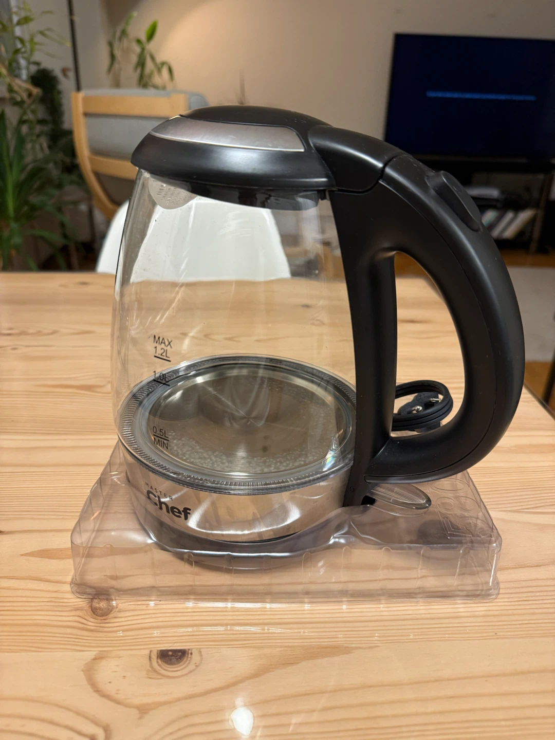 MASTER Chef 1.2L Glass Electric Kettle - Brand New