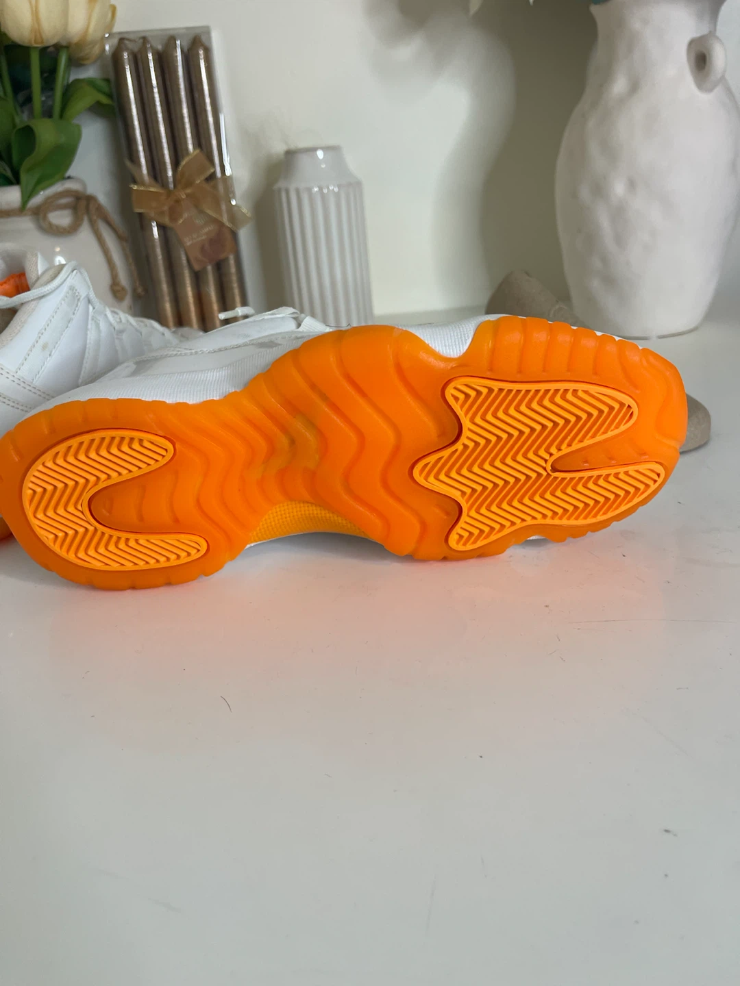 Air Jordan 11 Low White and Orange - photo 4