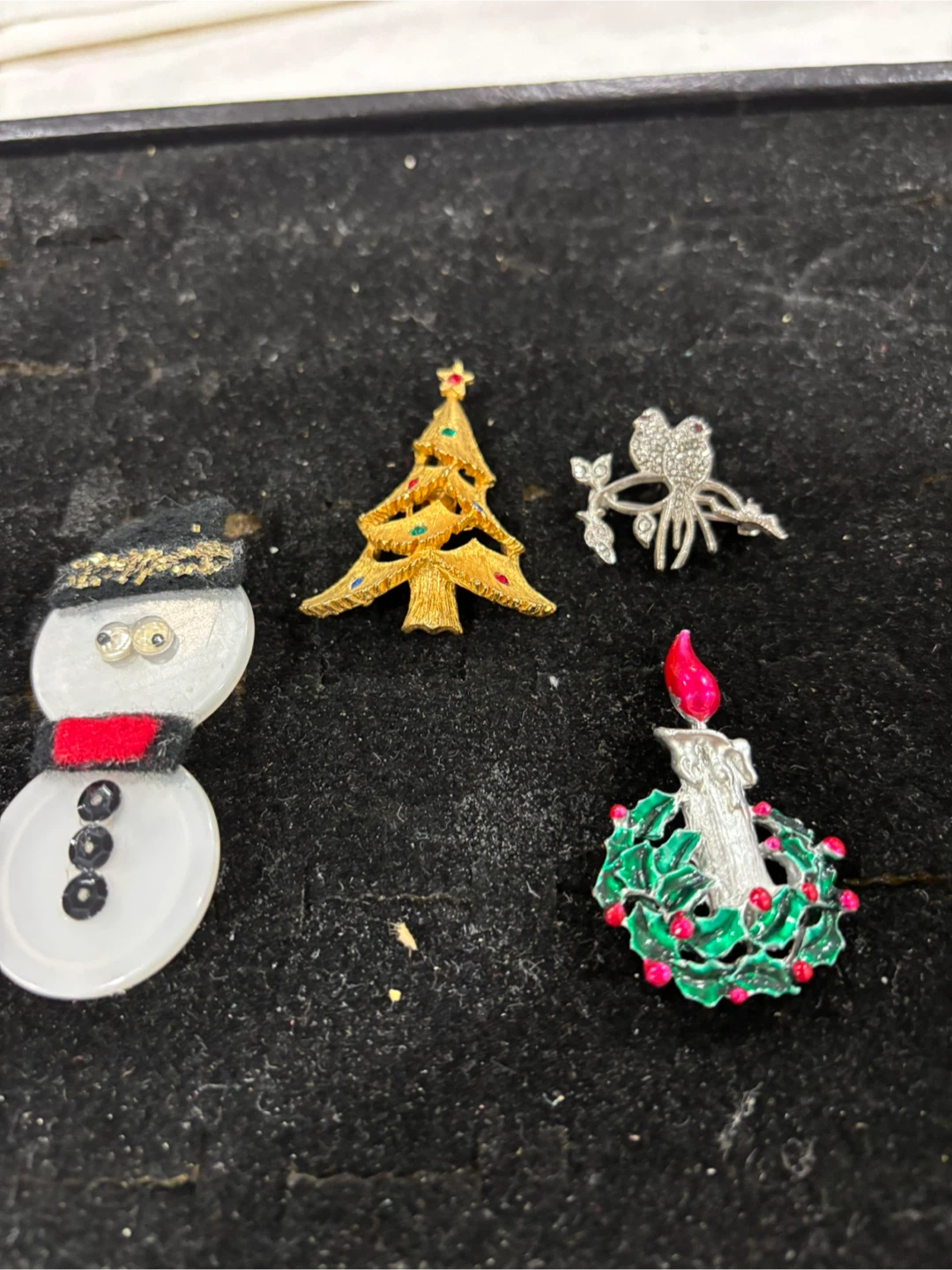 Set of 4 Christmas Themed Brooches