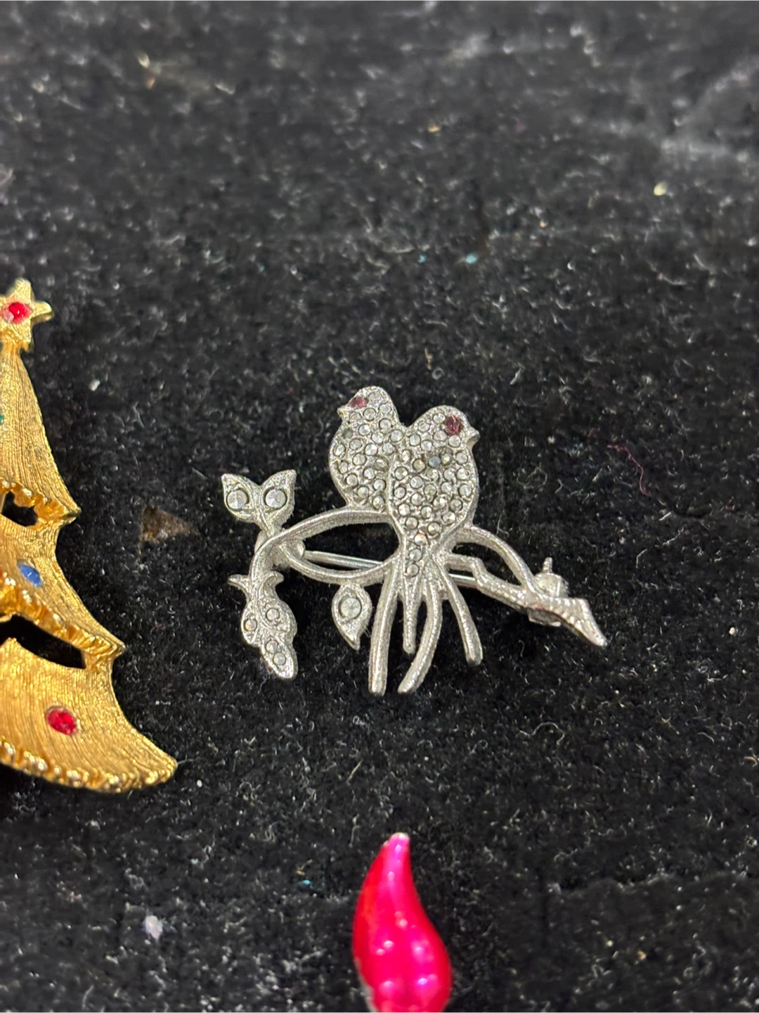 Set of 4 Christmas Themed Brooches - photo 4