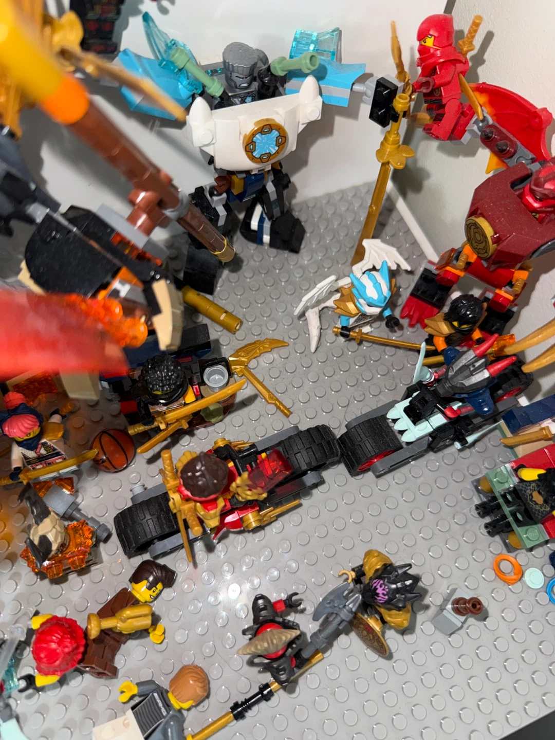 LEGO Ninjago Minifigure and Mech Collection - photo 4