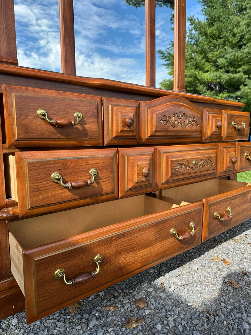 Vintage AP Industries Dresser With Mirror (CAN DELIVER) - photo 4