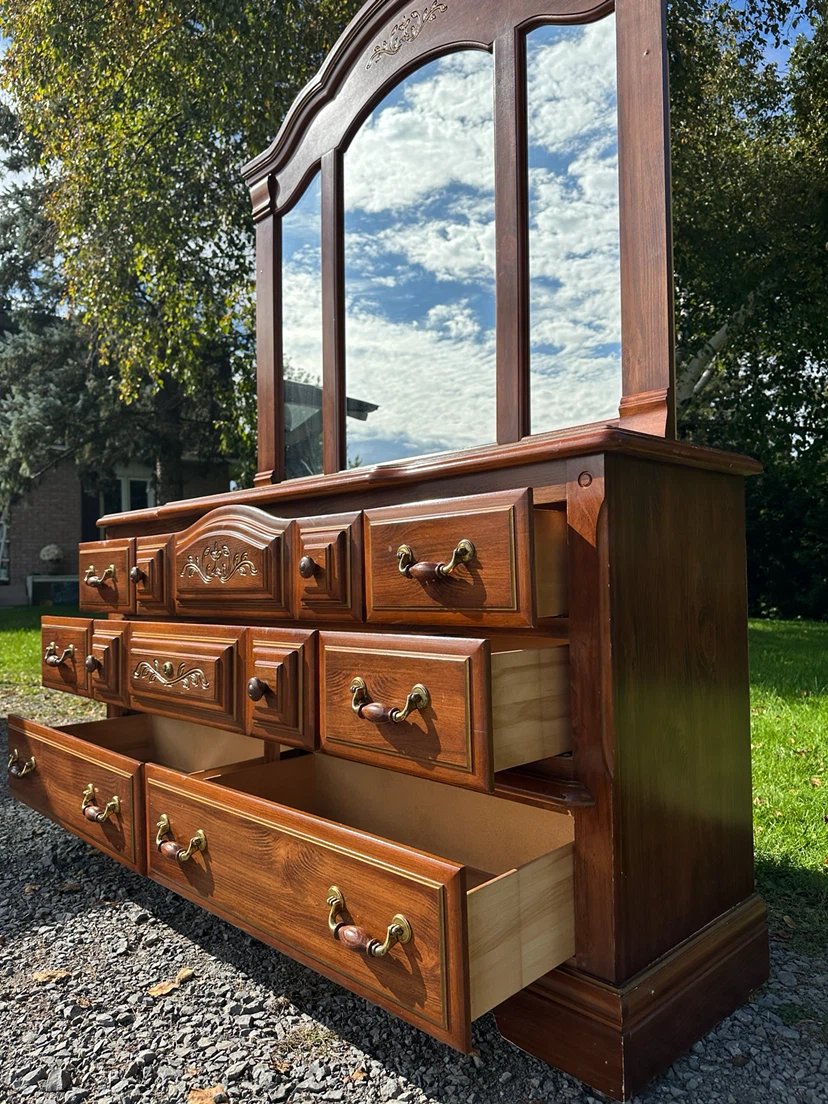 Vintage AP Industries Dresser With Mirror (CAN DELIVER) - photo 5