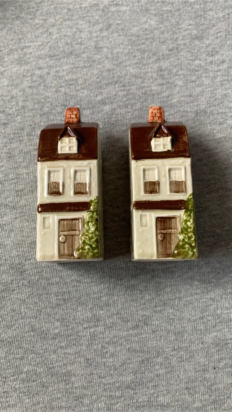 Vintage OMC Japan Town House Salt & Pepper Shakers