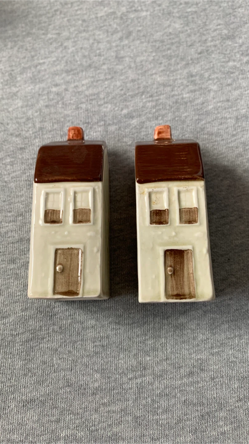 Vintage OMC Japan Town House Salt & Pepper Shakers - photo 2