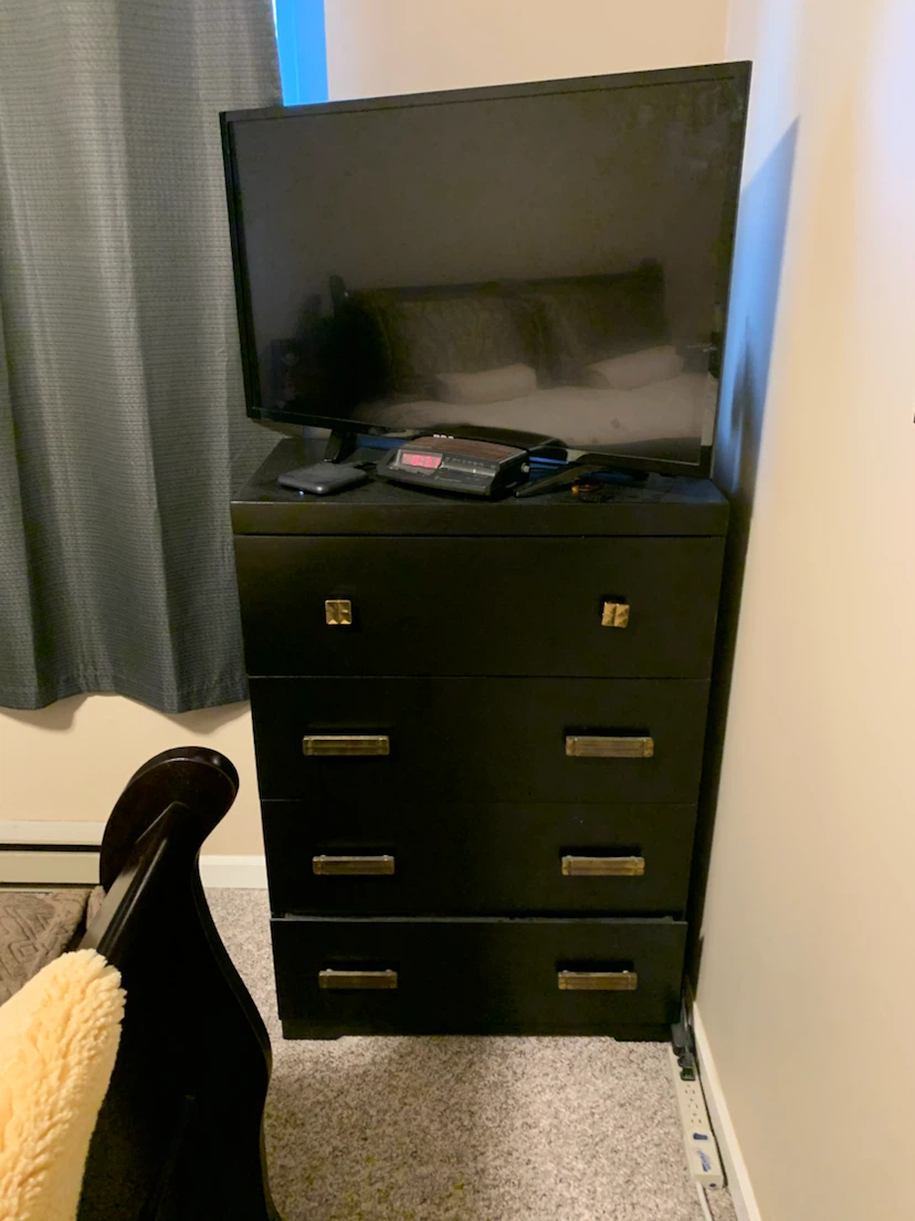 Sleigh Bed / Tall Boy Dresser / Side tables - photo 2