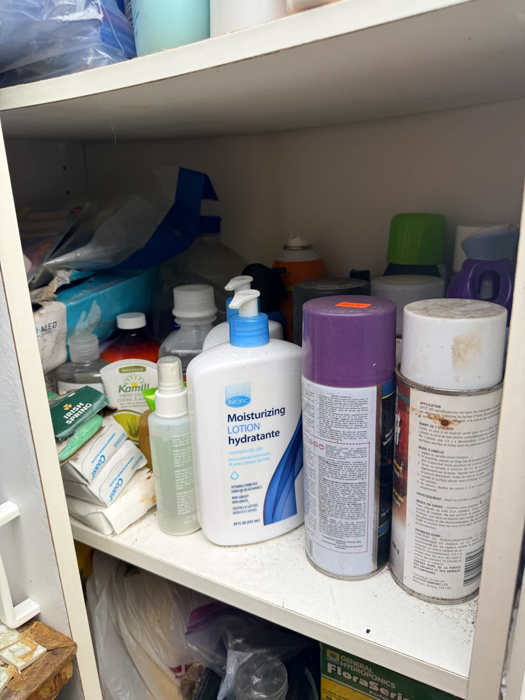 Assorted soaps and shampoos - photo 2