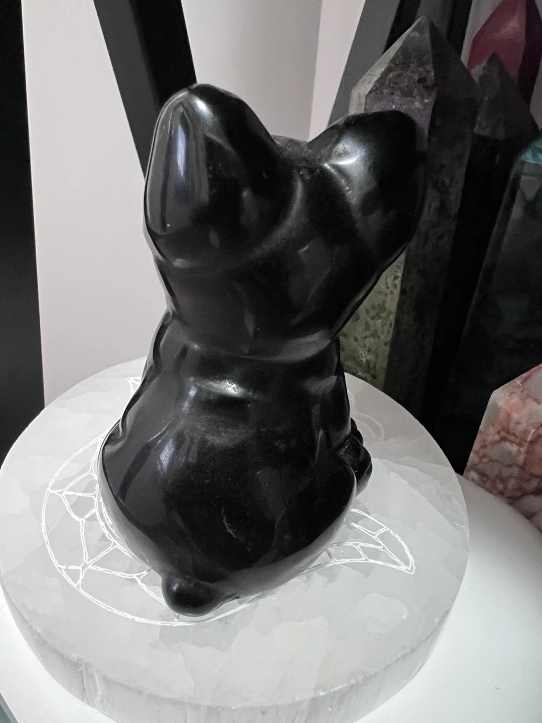 BLACK OBSIDIAN DOG CARVING - photo 3