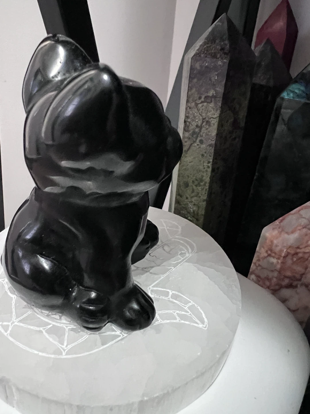 BLACK OBSIDIAN DOG CARVING - photo 4
