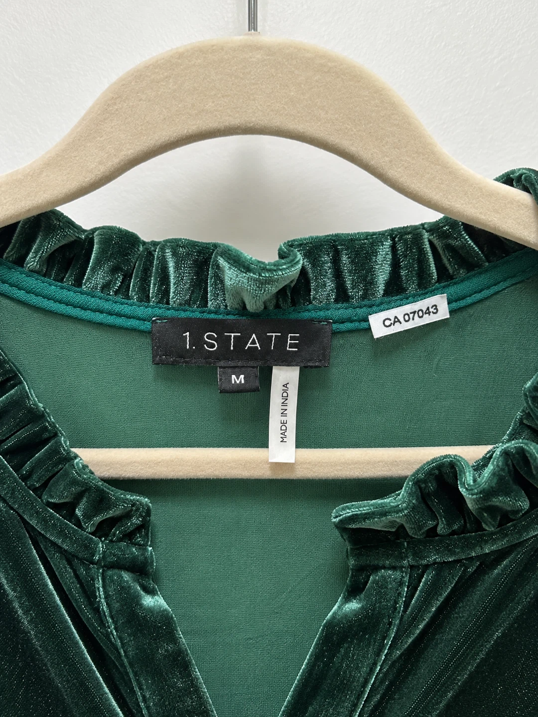 1.STATE Emerald Green Velvet Tiered Holiday Dress – Size M – NWT - photo 3