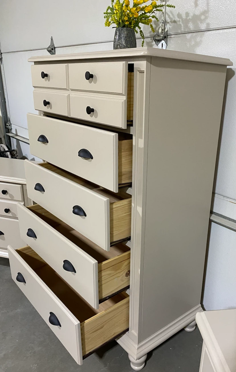 Hardwood Bedroom Set Tall Dresser & Nightstands - photo 4