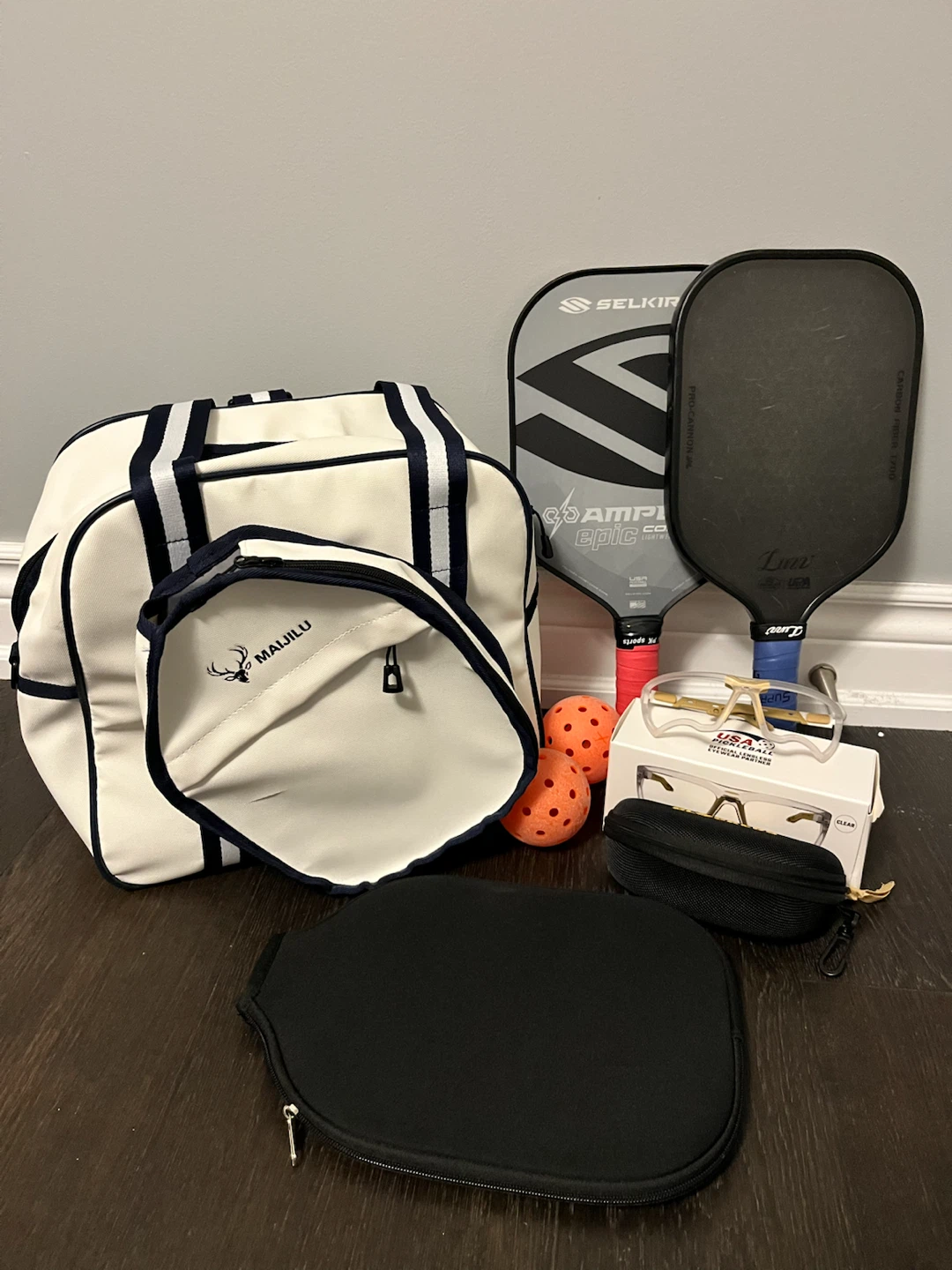 Pickleball Set – 2 Paddles, Bag, Protective Glasses etc.