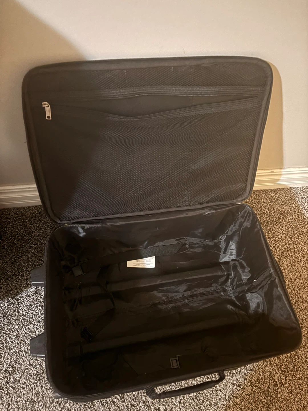 Rolling carry on - photo 3
