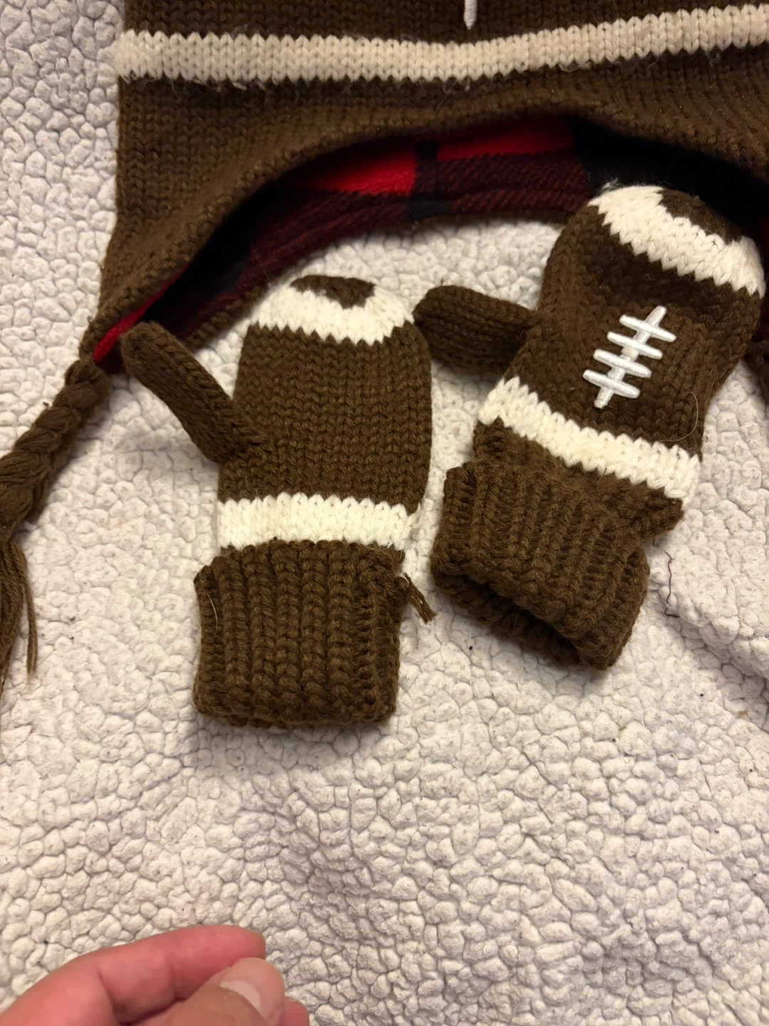 Gap Kids Football Knit Hat and Mitten Set - photo 2