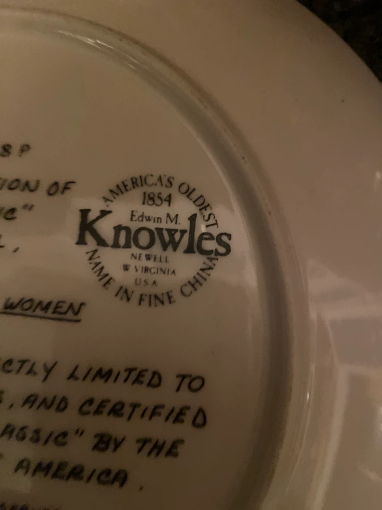 Norman Rockwell Dreaming in the Attic Collector Plate - photo 4