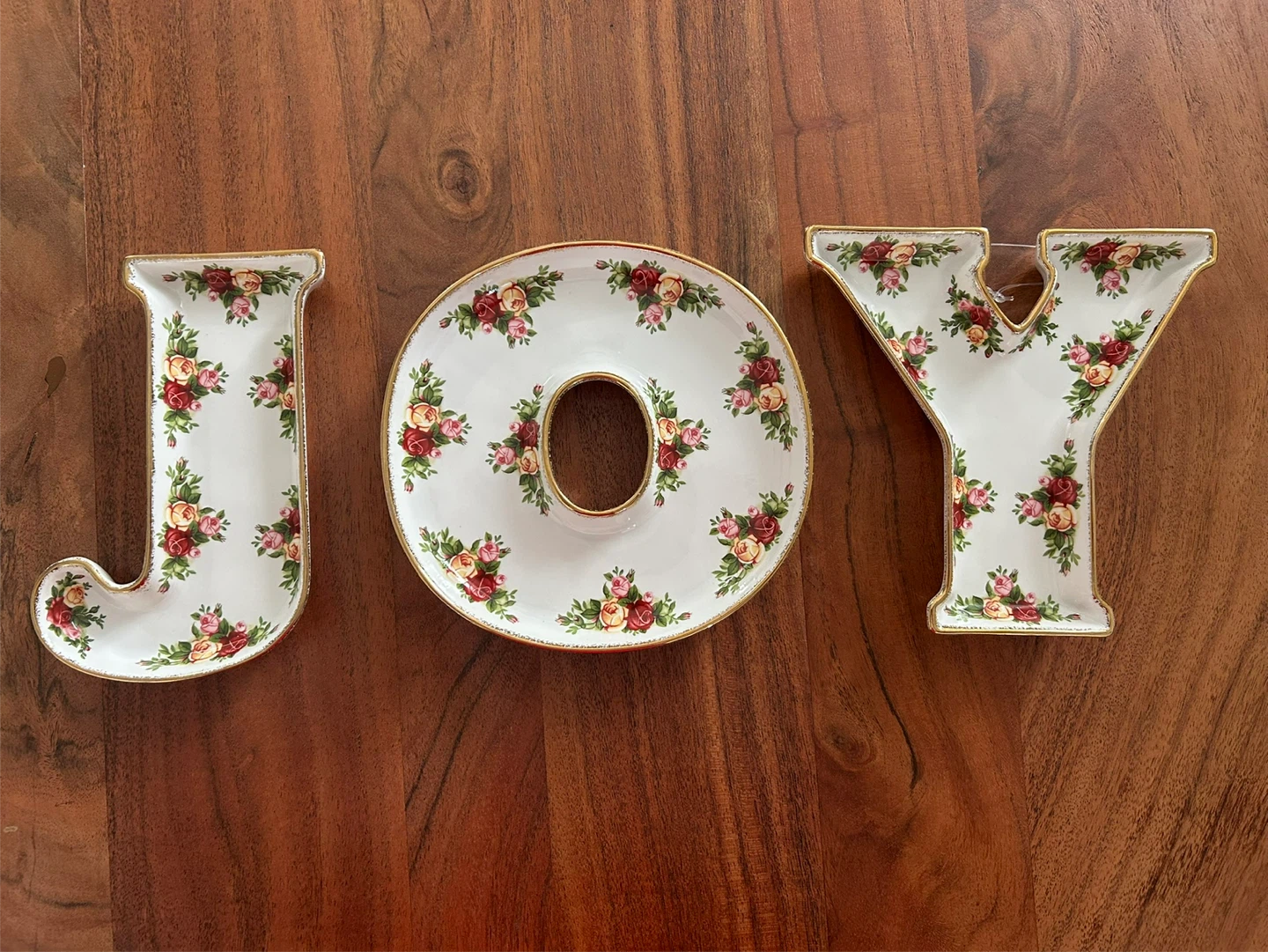 Royal Albert Old Country Roses JOY Wall Art Dish Set