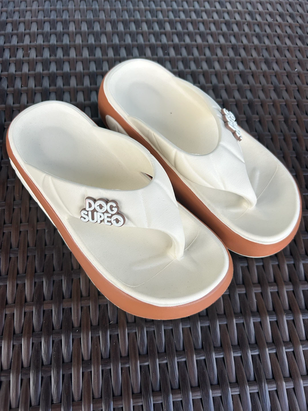 DOG SUPEO Flip Flops sandals crocs-like new size 6