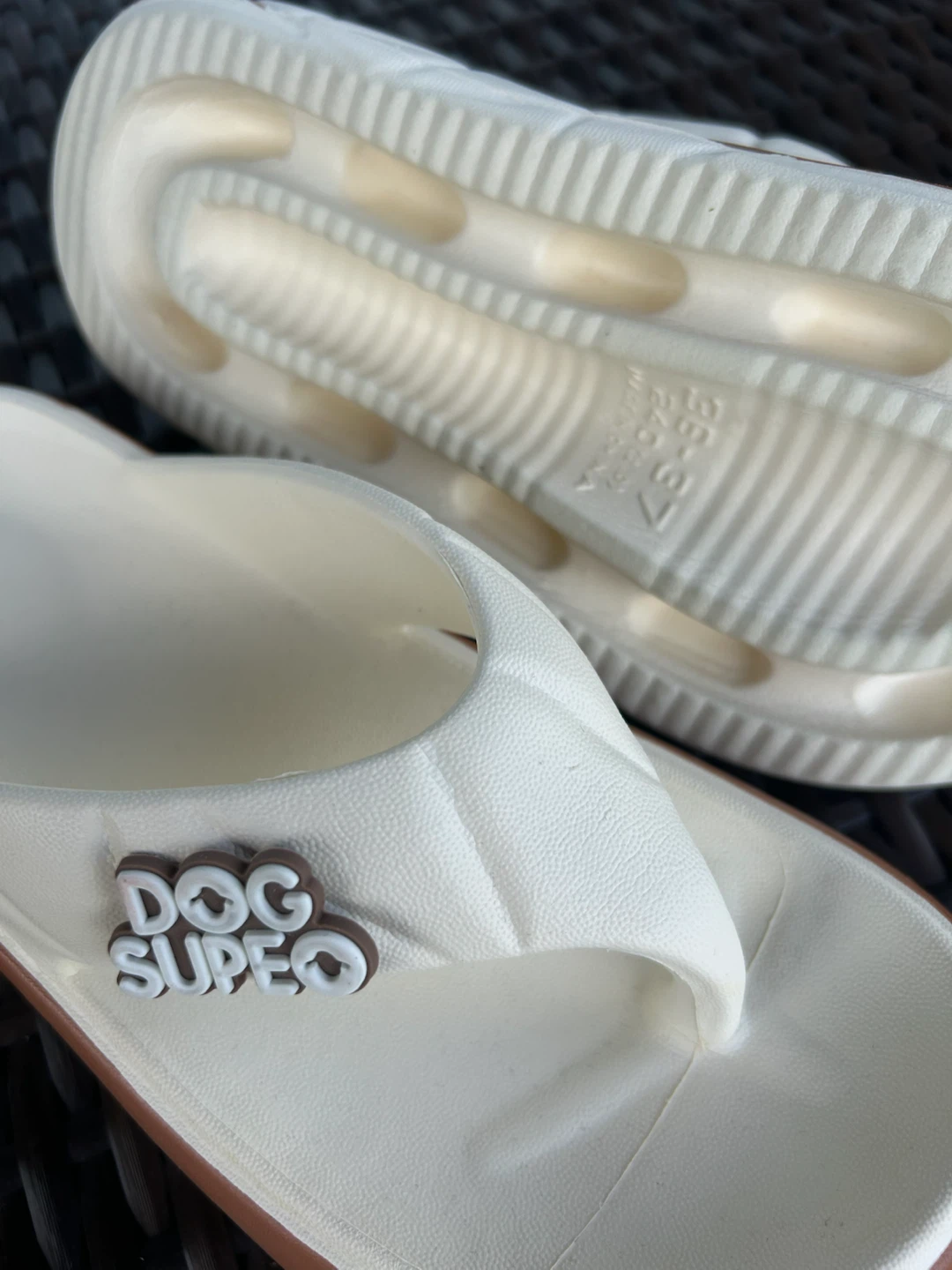 DOG SUPEO Flip Flops sandals crocs-like new size 6 - photo 2
