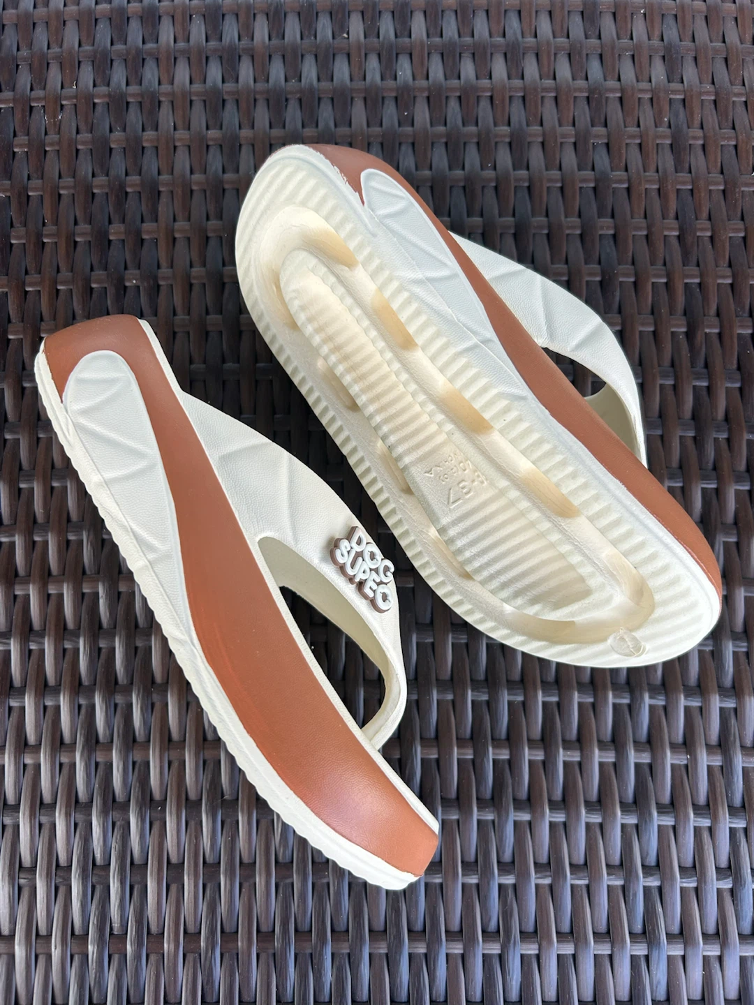 DOG SUPEO Flip Flops sandals crocs-like new size 6 - photo 3
