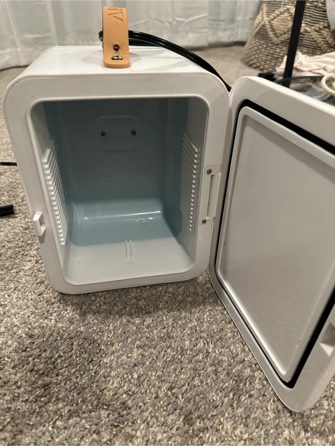 AIDEK Portable Mini Fridge - photo 2