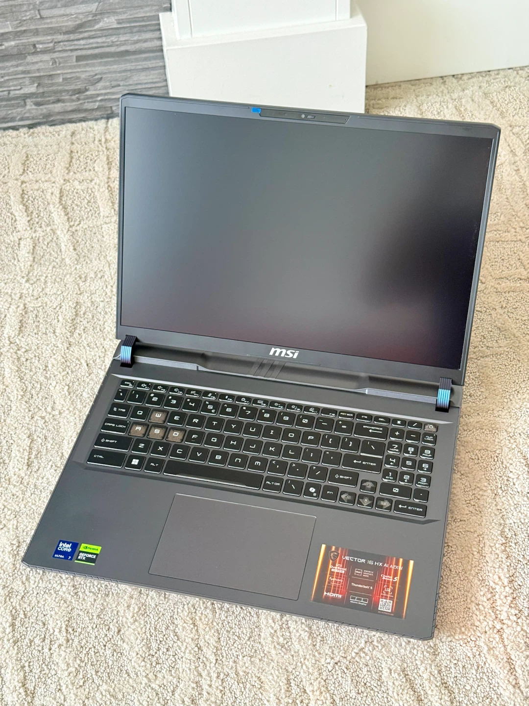 MSI Vector 16 HX AI – RTX 5070 Ti | Ultra 7-255HX Gaming laptop - photo 2