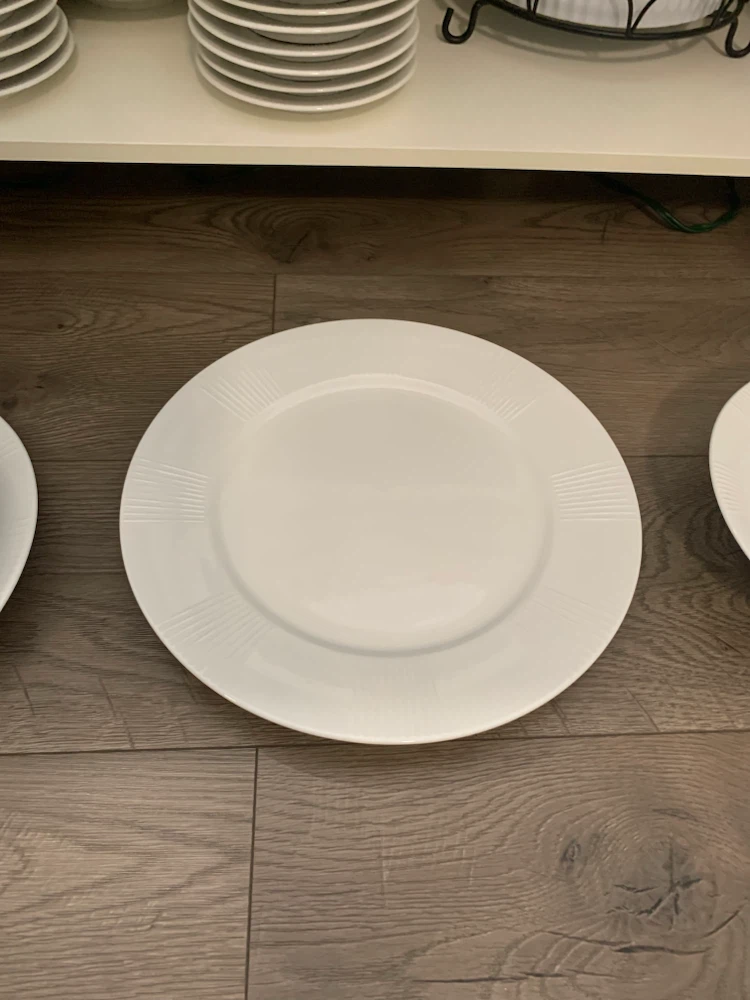 Large White Dinnerware Set of 12 - photo 3