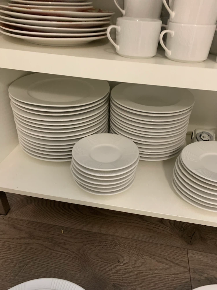Large White Dinnerware Set of 12 - photo 5