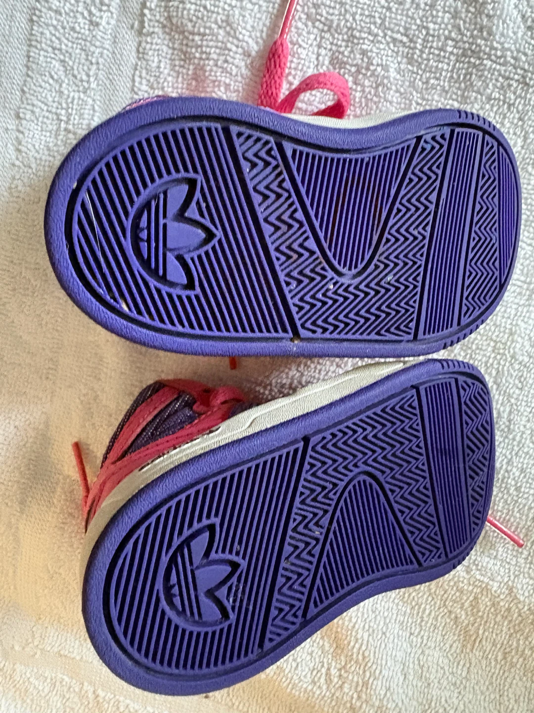Adidas pink high top infant/toddler shoes size 4 - photo 3