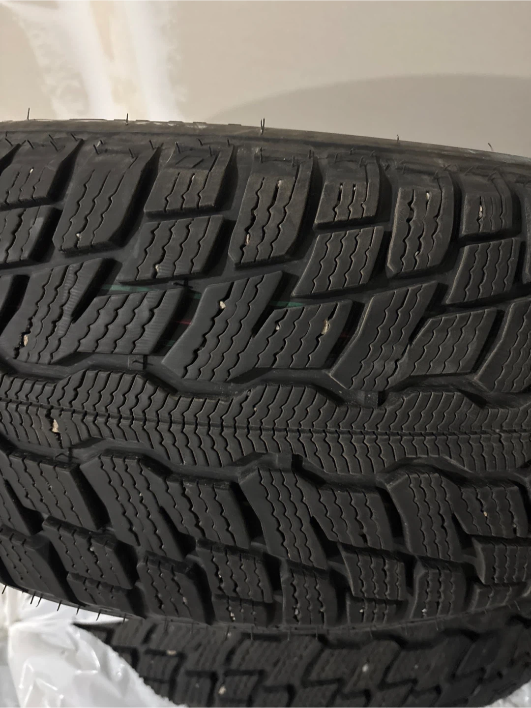 4 Uniroyal Tiger Paw Winter Tires - 235/55R17 99T - photo 2