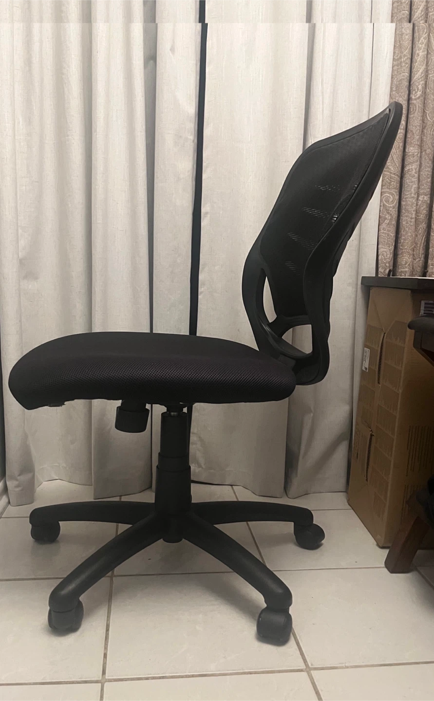 Black Mesh Office Task Chair - photo 3