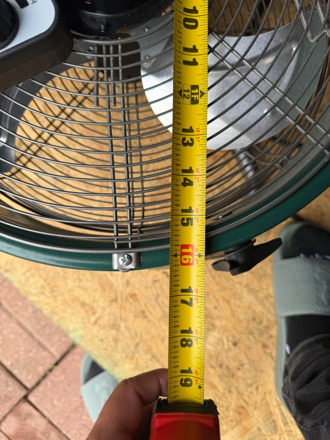 Masterforce 14-inch Shroud Floor Fan - photo 4