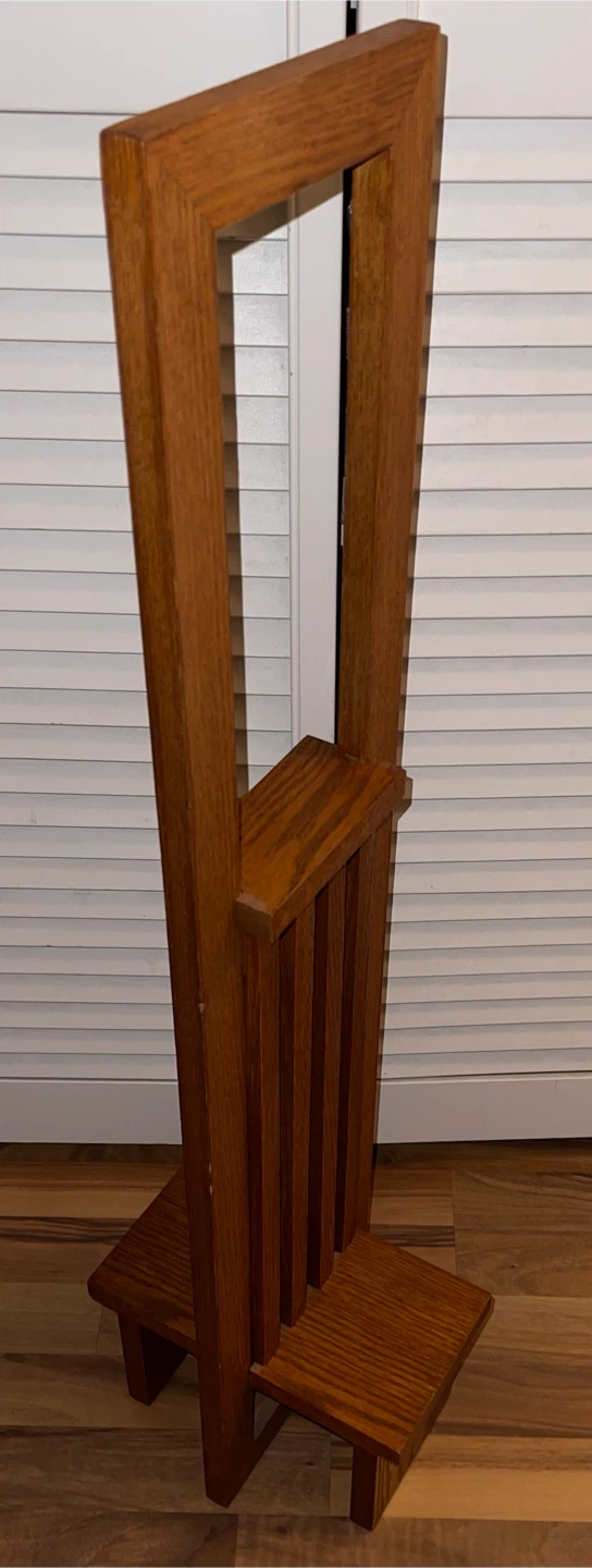 Wooden Stand - photo 2
