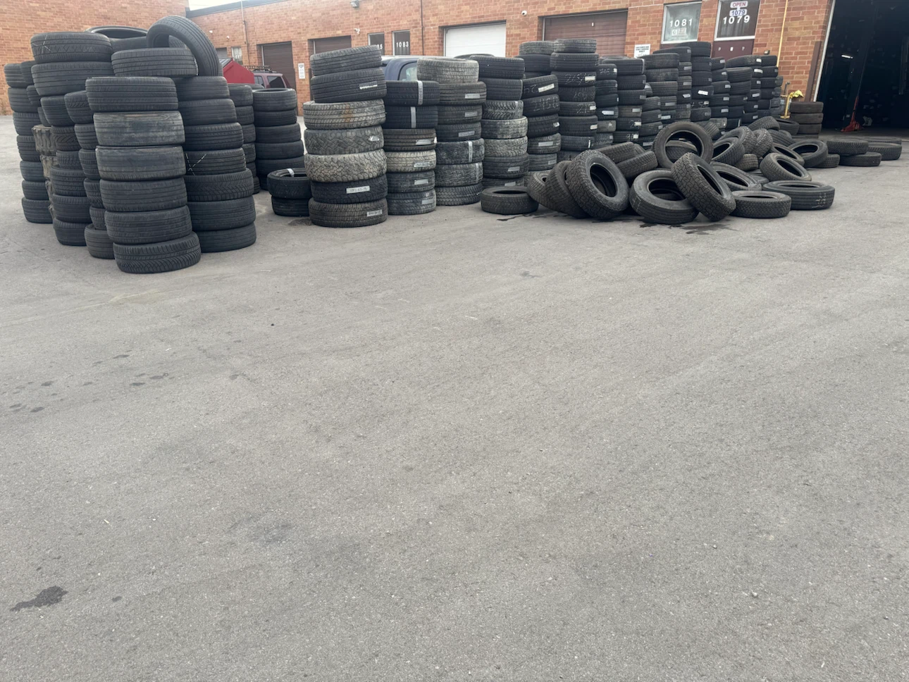 Use tire  Tires all season & winter - photo 3