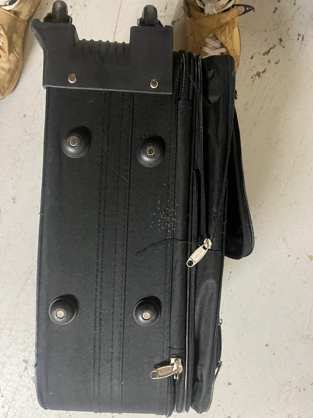 Skylife Black Carry-On Suitcase - photo 2