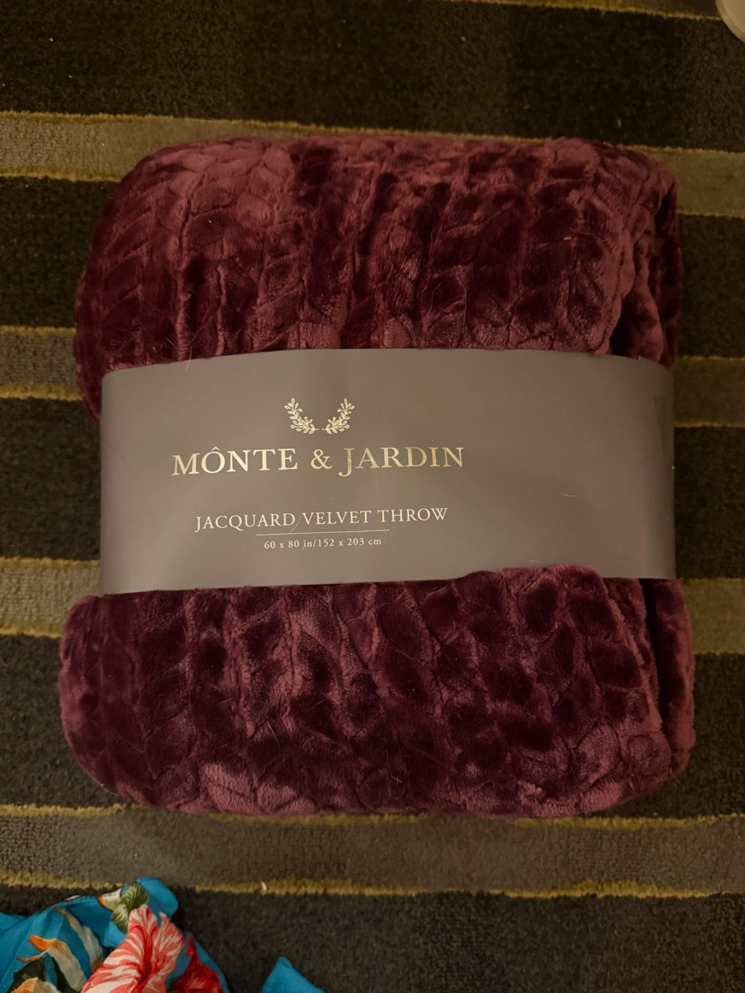 Monte & Jardin Jacquard Velvet Throw