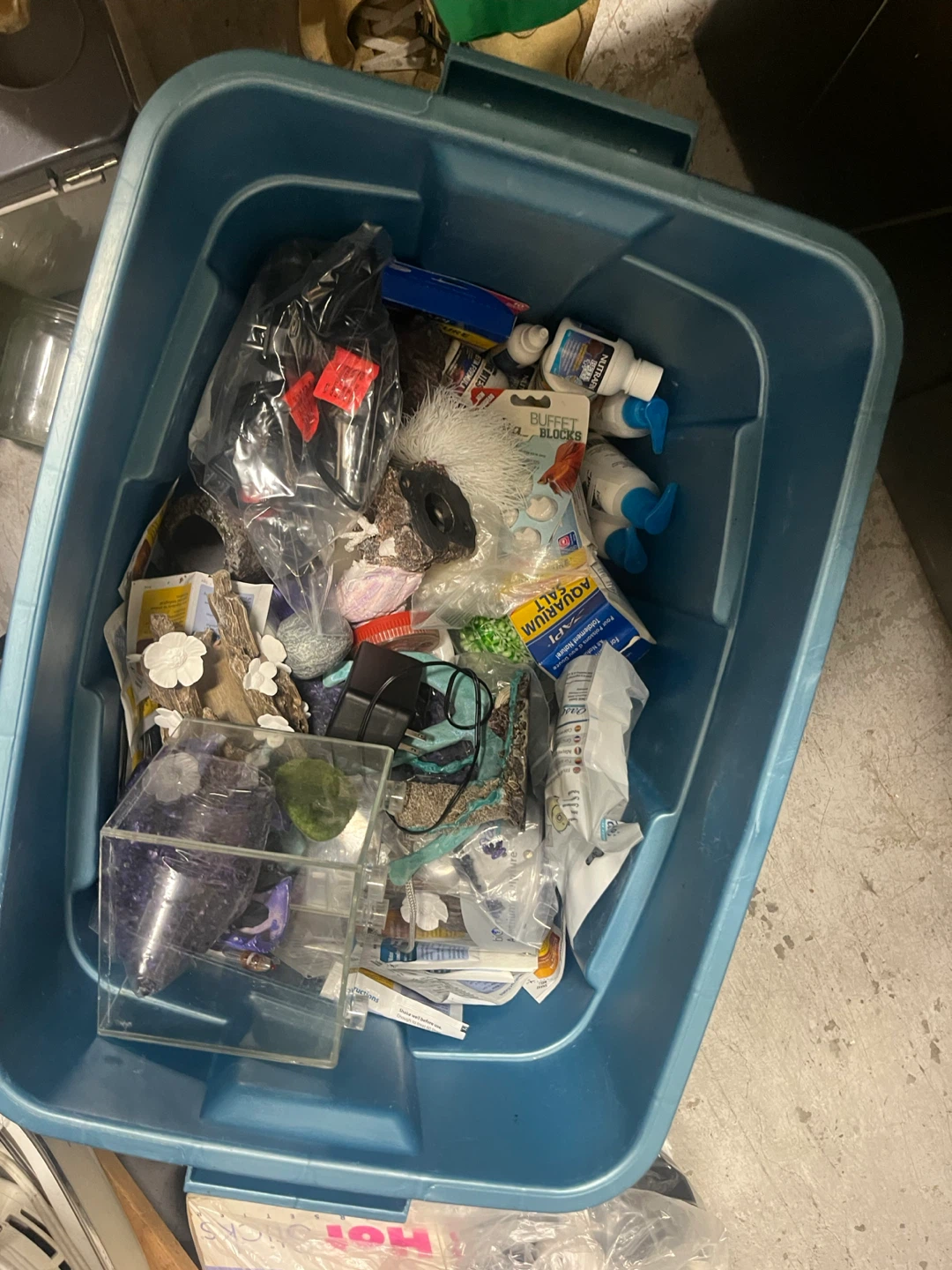 Aquarium Supplies Storage Bin - photo 2