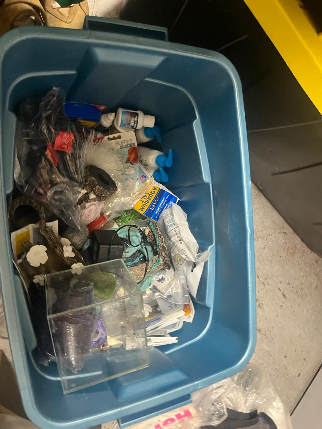 Aquarium Supplies Storage Bin - photo 3